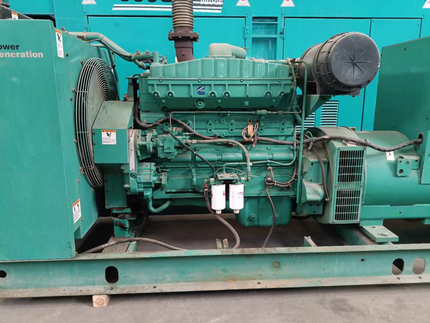 潜山过载会对 600kW 柴油发电机组造成哪些损害？