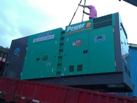 潜山柴油发电机组转速不稳定时，如何对发动机进行维护？