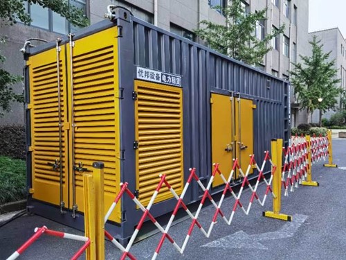 潜山如何使用转速表检查发动机的转速？