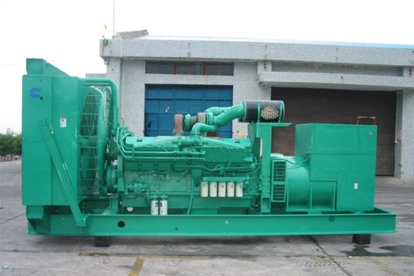 潜山工厂发电机应急发电时如何更准确地检查发电机状态？