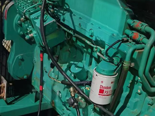 潜山如何确定新的发电机组控制系统是否与原系统兼容？