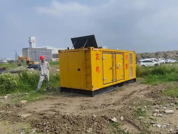 潜山200KW柴油发电机机组每小时的油耗量受哪些因素影响？