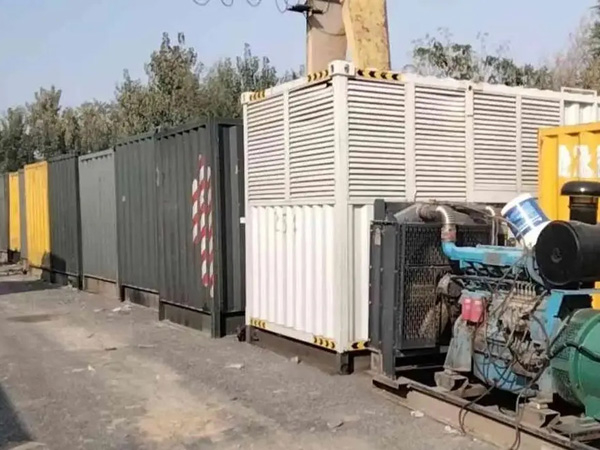 潜山200KW柴油发电机机组每小时油耗是多少？