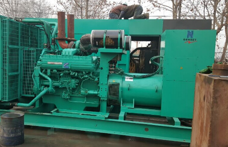 潜山发电机组如何判断水冷式机油散热器内部是否需要清洗？